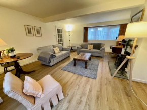 Oak Cottage cosy 5 bed sleeps 8 - dogs welcome
